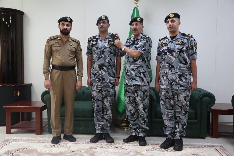 قائد قوات أمن الحج والعمرة يقلّد عددًا من الضباط رتبهم الجديدة